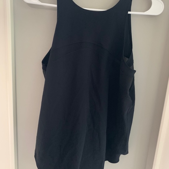 Lululemon Water: Sun Runner Tank - Picture 6 of 8